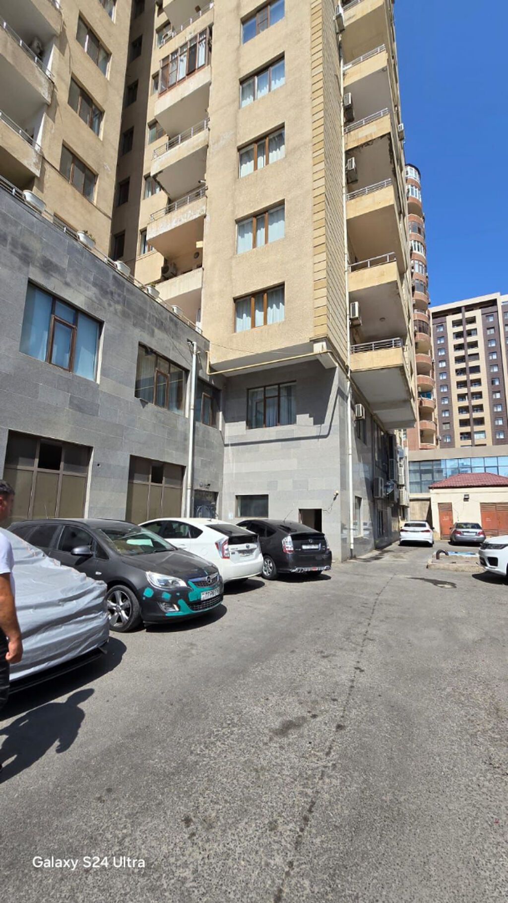 3 otaqlı, Yeni tikili, 162 kv. m
