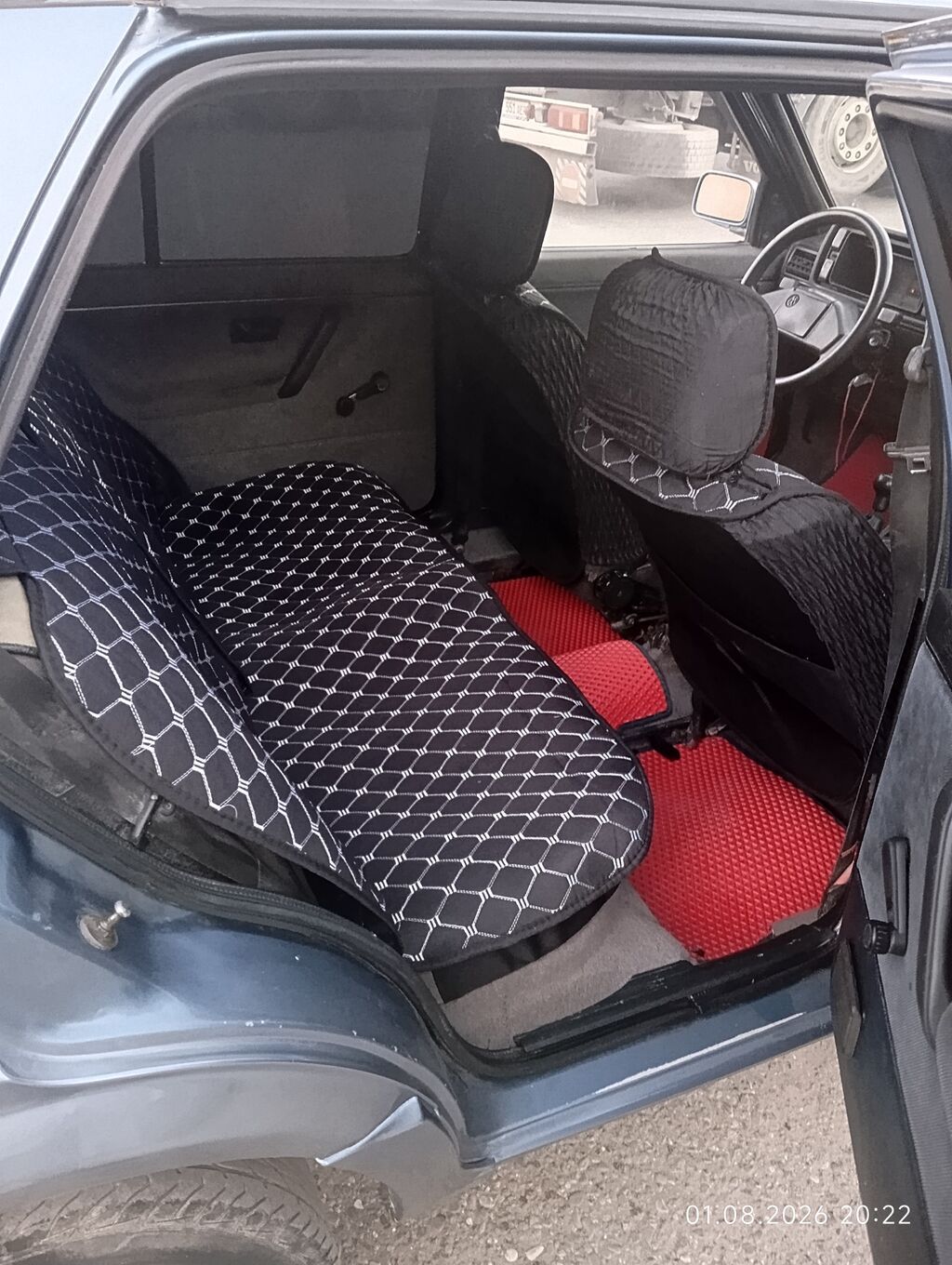 Volkswagen Golf: 1989 г., 1.8 л, Механика, Бензин, Хэтчбэк: фото 5