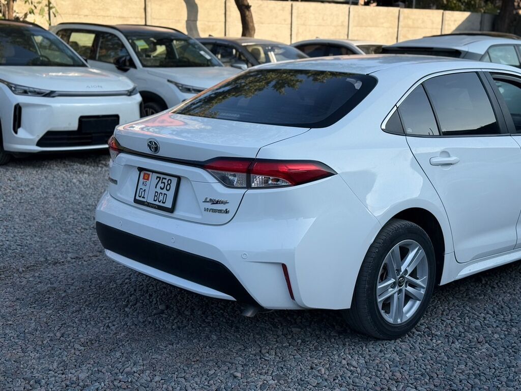 Toyota Levin: 2021 г., Гибрид, Седан: фото 2