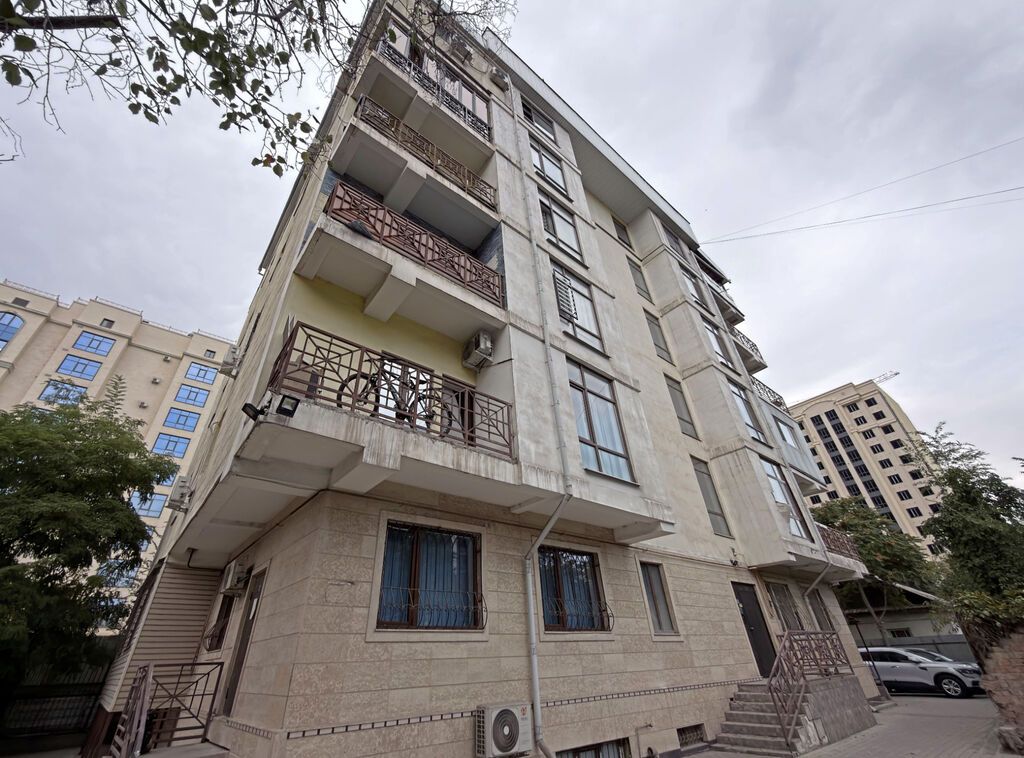 2 комнаты, 77 м², Филармония Элитка, 4 этаж, Косметический ремонт: фото 1