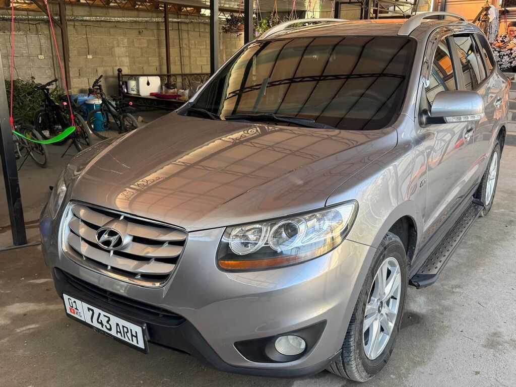Hyundai Santa Fe: 2010 г., 2 л, Автомат, Дизель, Кроссовер: фото 2