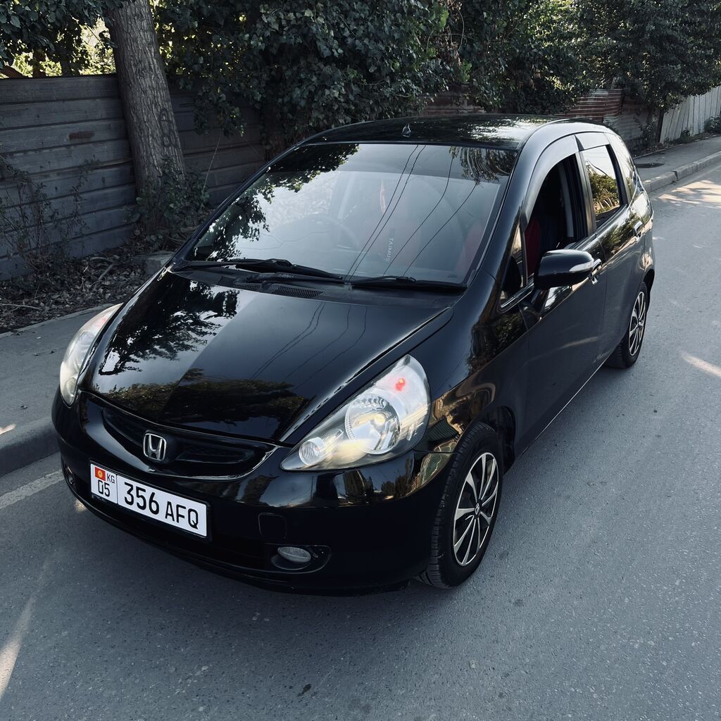 Honda Fit: 2002 г., 1.5 л, Автомат, Бензин, Хэтчбэк: фото 2