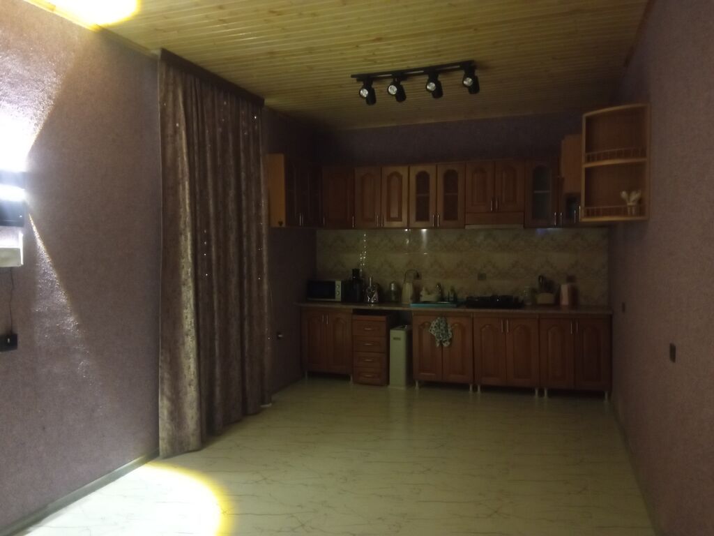 70 kv. m, 3 otaqlı, İnternet, İşıq, Su