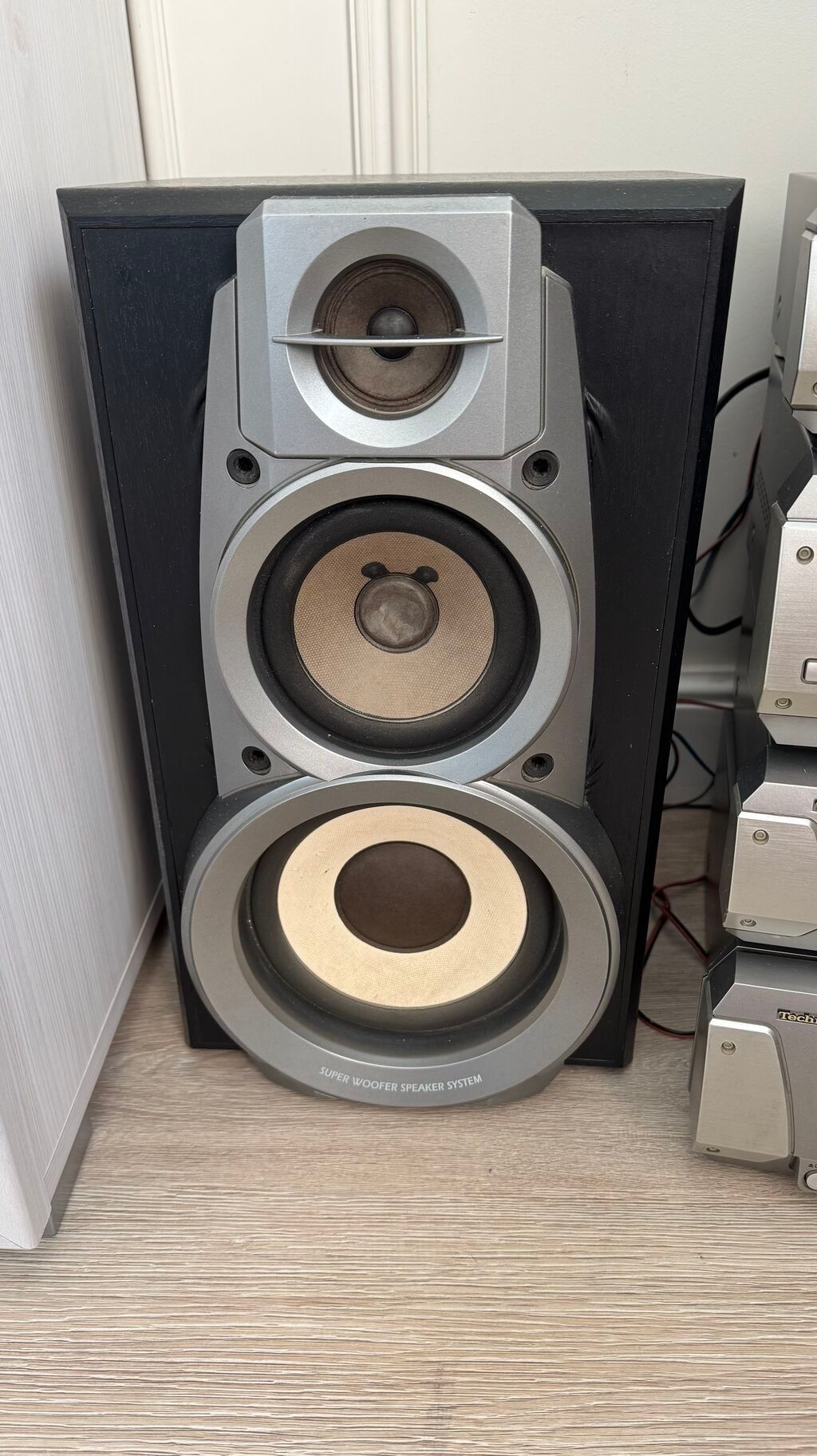 Technics » серебристого цвета с пультом всё работает отлично: фото 2