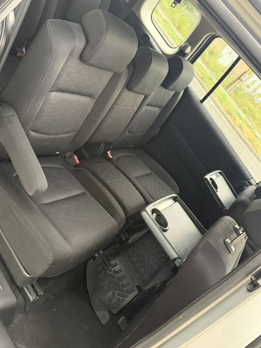 Mazda 5: 2009 г., 2 л, Механика, Дизель, Минивэн: фото 8