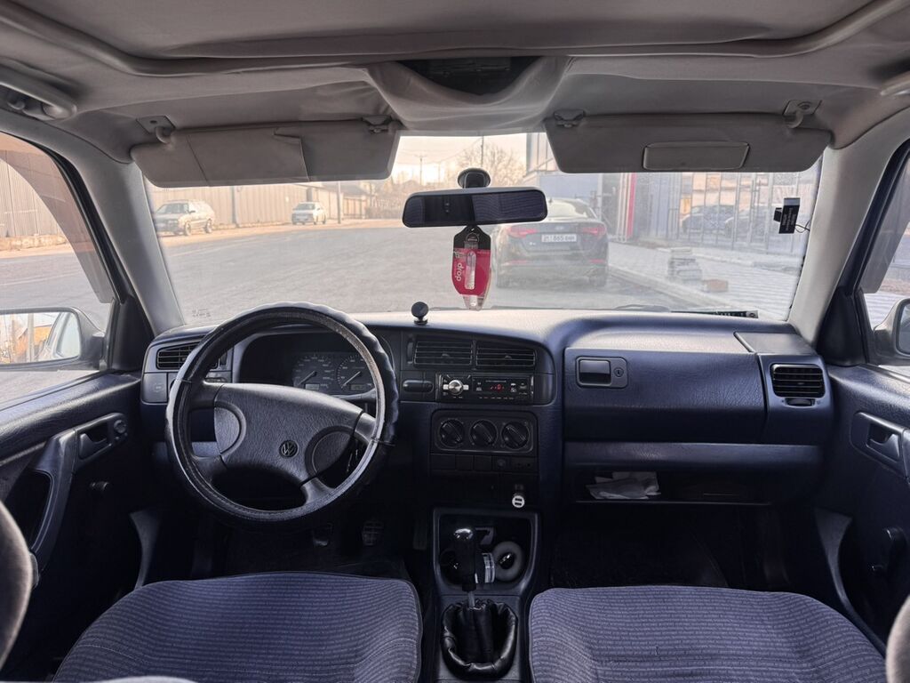 Volkswagen Golf: 1992 г., 1.8 л, Механика, Бензин, Хэтчбэк: фото 7