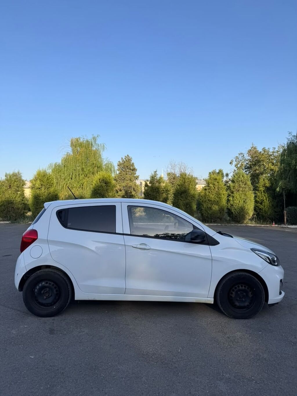 Chevrolet Spark: 2018 г., 1 л, Автомат, Бензин, Хэтчбэк: фото 2
