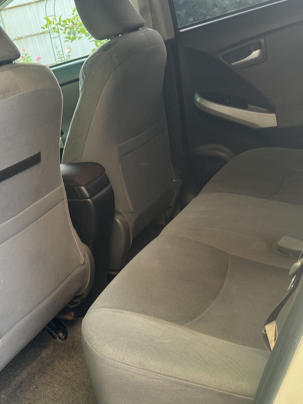 Toyota Prius: 2012 г., 1.8 л, Гибрид, Седан: фото 8