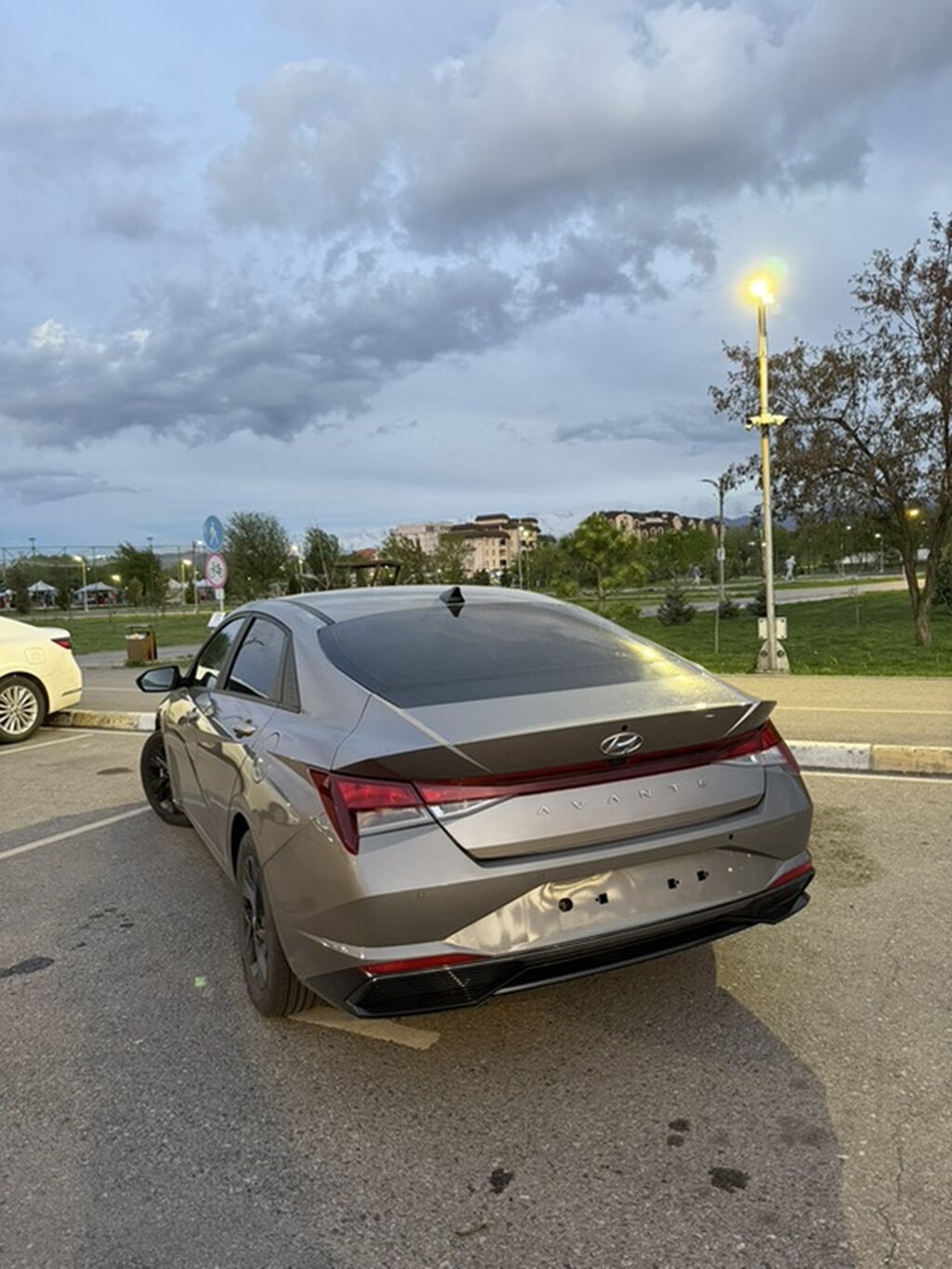 Hyundai Avante: 2022 г., 1.6 л, Автомат, Гибрид, Седан: фото 2