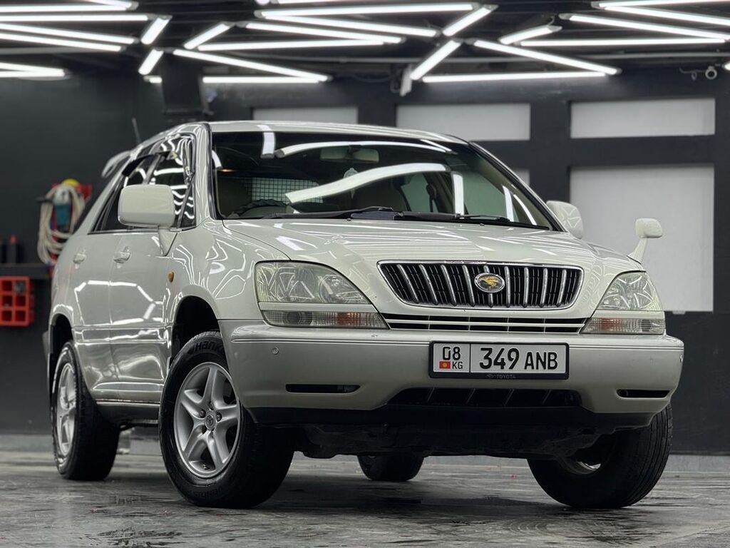 Toyota Harrier: 2002 г., 2.4 л, Автомат, Газ, Кроссовер: фото 2