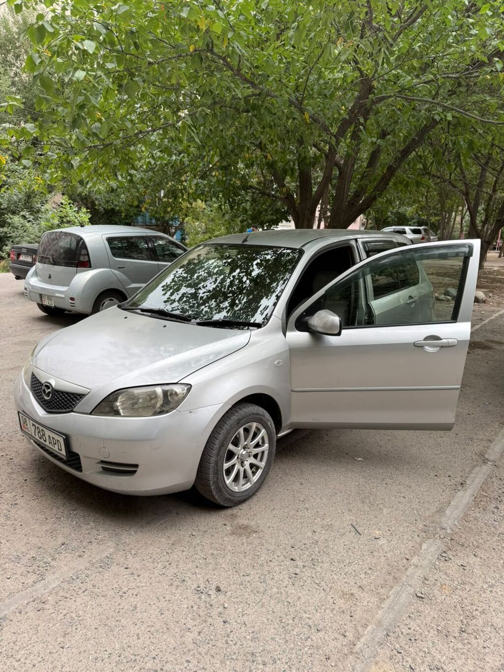 Mazda Demio: 2003 г., 1.3 л, Автомат, Бензин, Хэтчбэк: фото 7