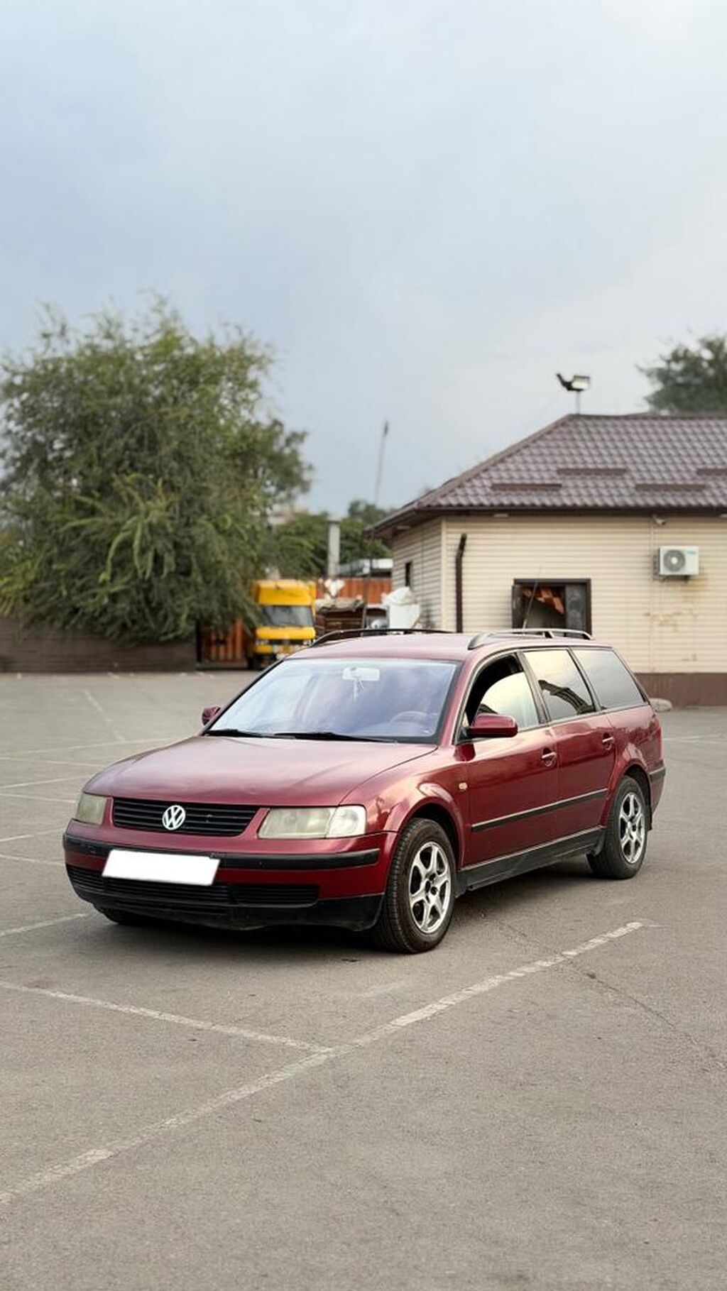 Volkswagen Passat: 1999 г., 2.3 л, Автомат, Бензин, Универсал: фото 1