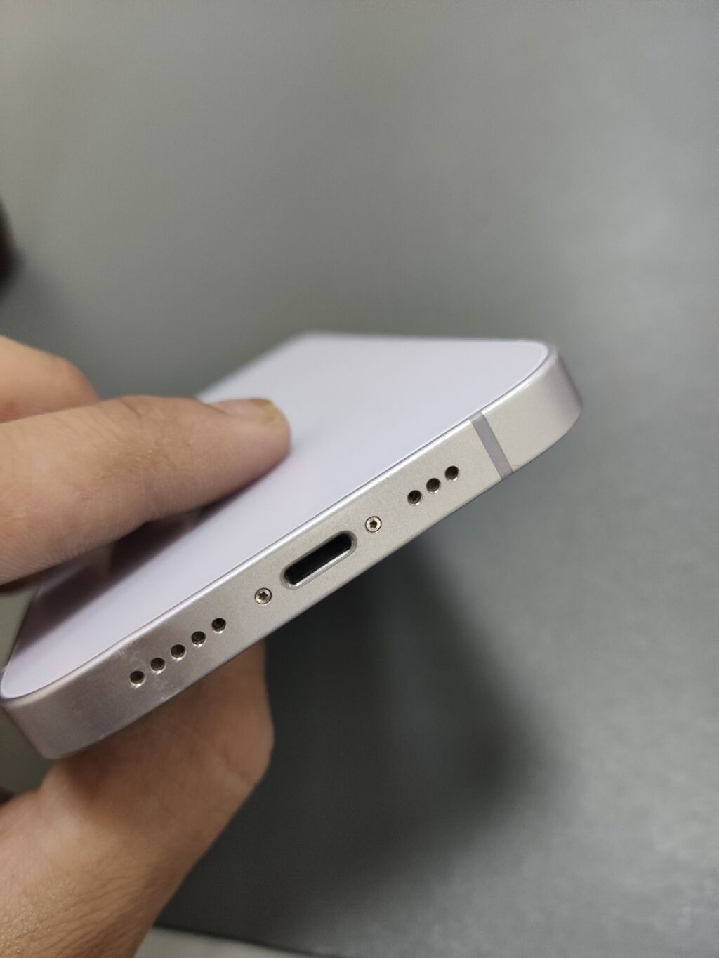 IPhone 14, белый, АКБ 79 оригинал, всё в оригинале, не вскрывался: фото 2