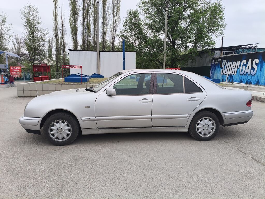 Mercedes-Benz E-Class: 1999 г., 2.4 л, Автомат, Бензин, Седан — фото 2