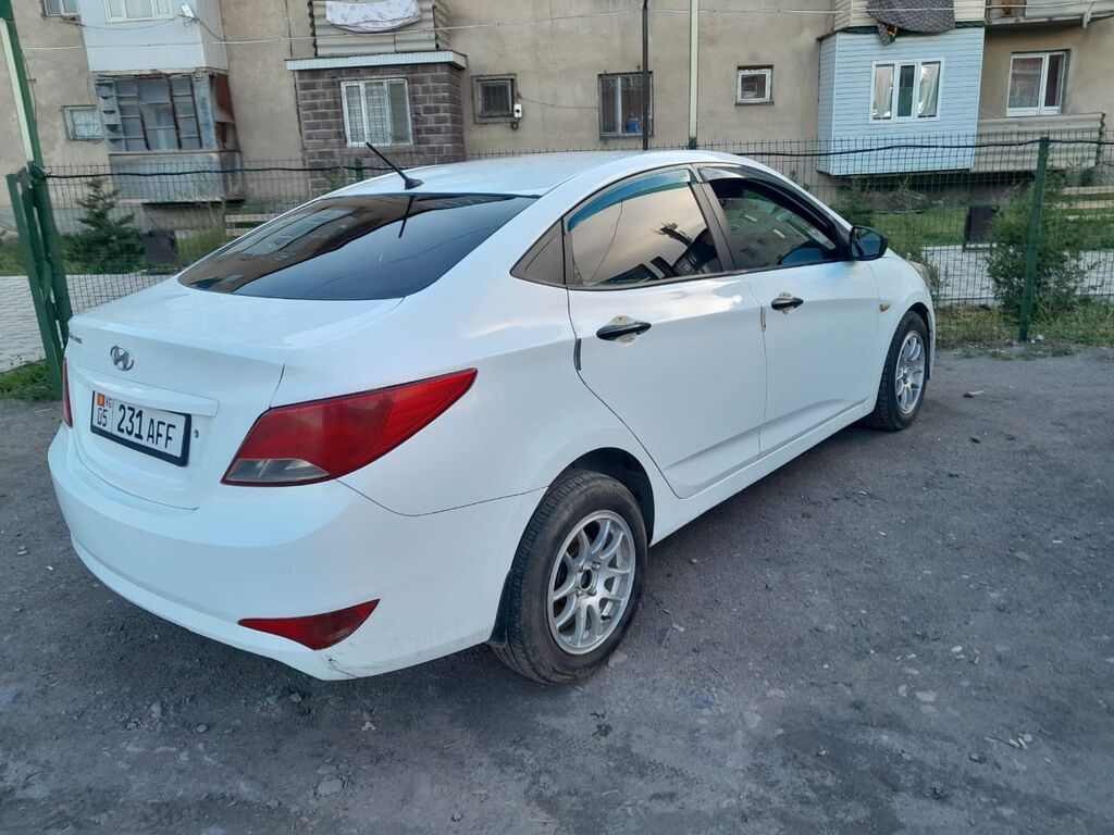 Hyundai Solaris: 2015 г., 1.6 л, Автомат, Бензин, Седан: фото 5