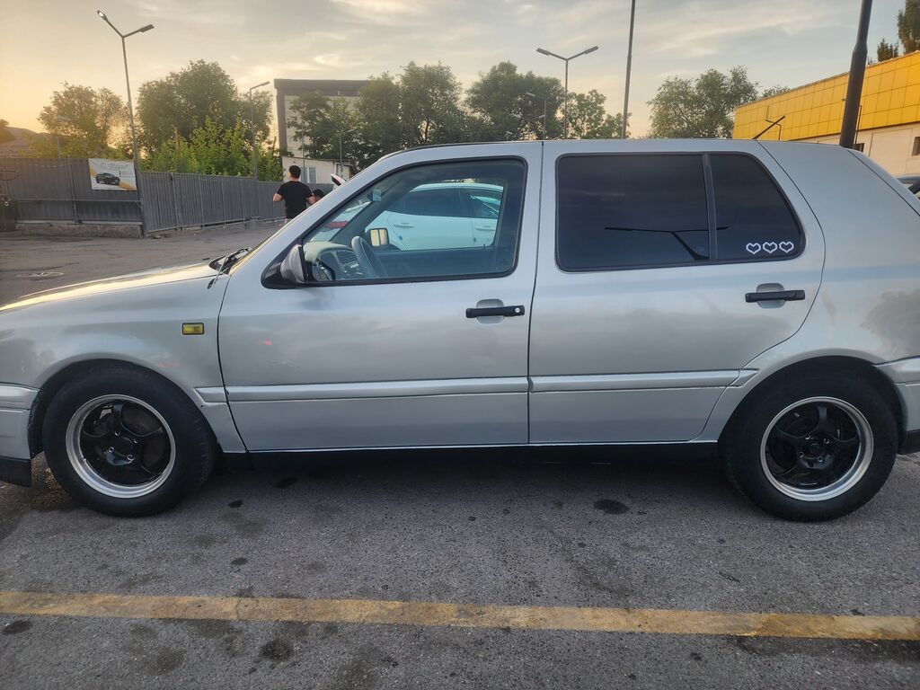 Volkswagen Golf: 1996 г., 1.8 л, Механика, Бензин, Хэтчбэк: фото 4