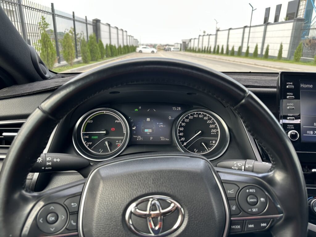 Toyota Camry: 2021 г., 2.5 л, Вариатор, Гибрид, Седан: фото 7
