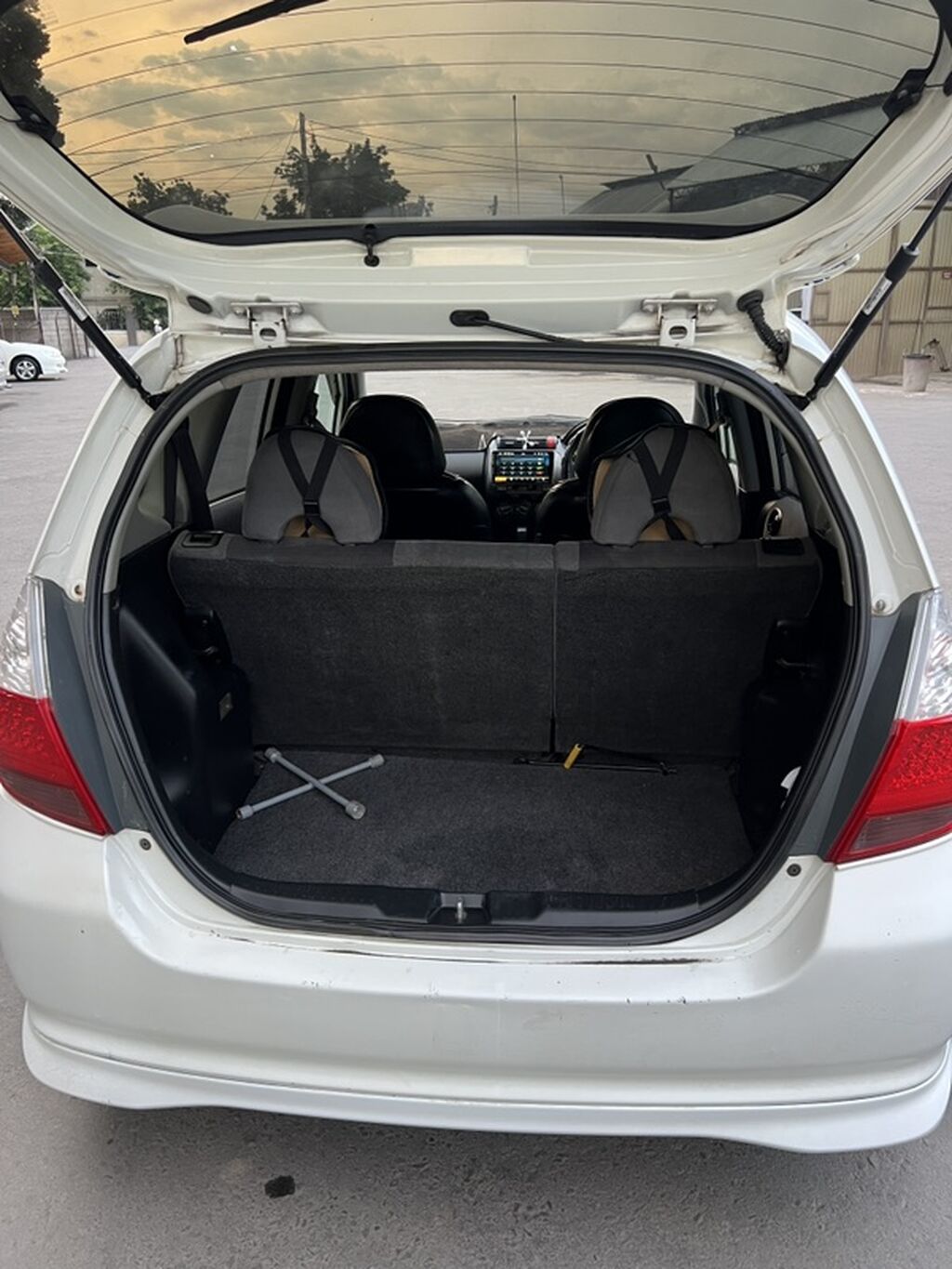 Honda Fit: 2002 г., 1.3 л, Автомат, Бензин, Хэтчбэк: фото 7