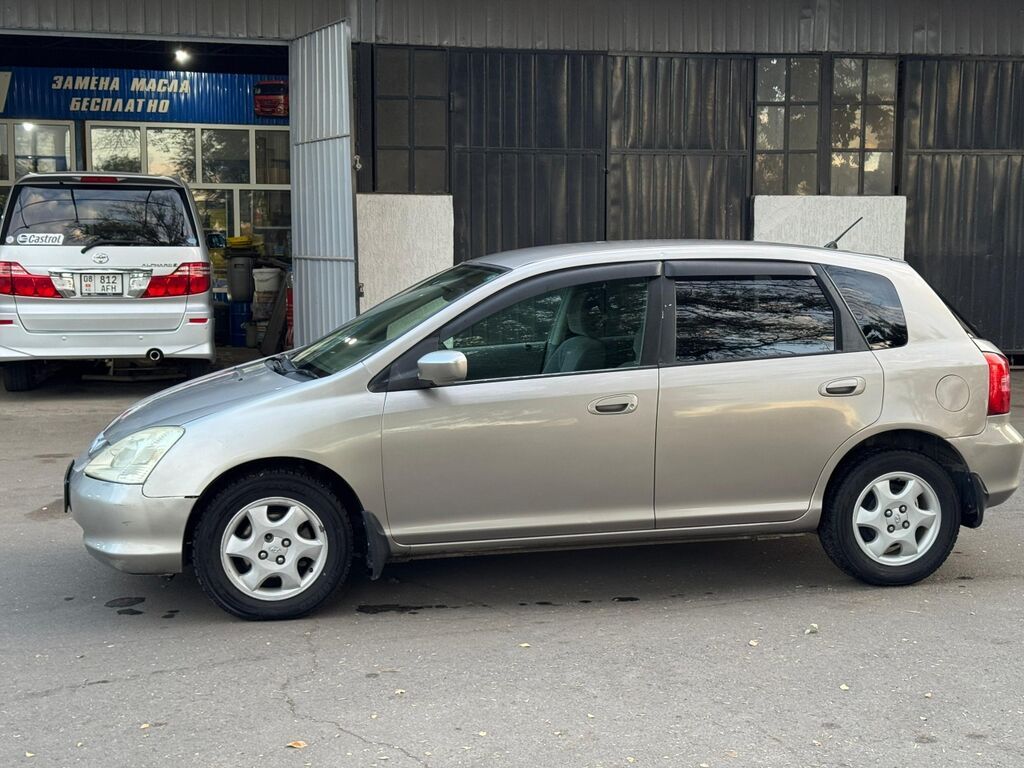 Honda Civic: 2003 г., 1.5 л, Автомат, Бензин, Хэтчбэк: фото 7