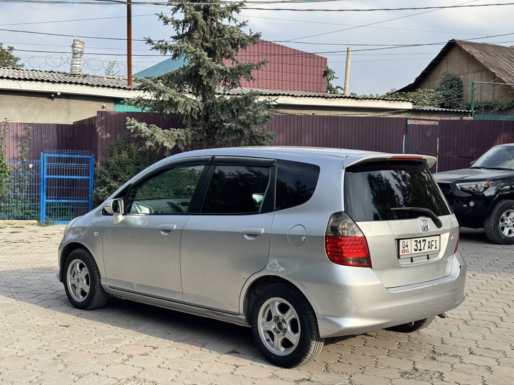 Honda Fit: 2007 г., 1.3 л, Вариатор, Бензин, Хэтчбэк: фото 5