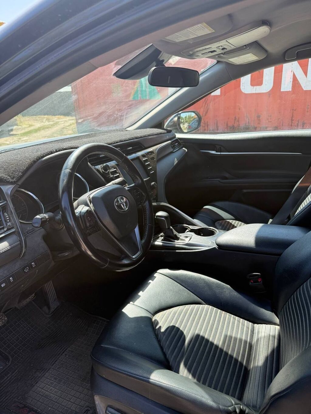 Toyota Camry: 2018 г., 2.5 л, Автомат, Бензин, Седан: фото 3