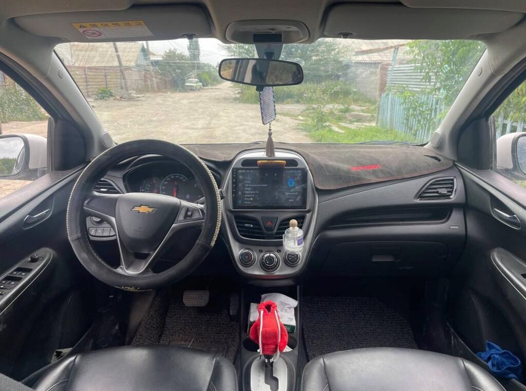 Chevrolet Spark: 2016 г., 1 л, Автомат, Бензин, Хэтчбэк: фото 3