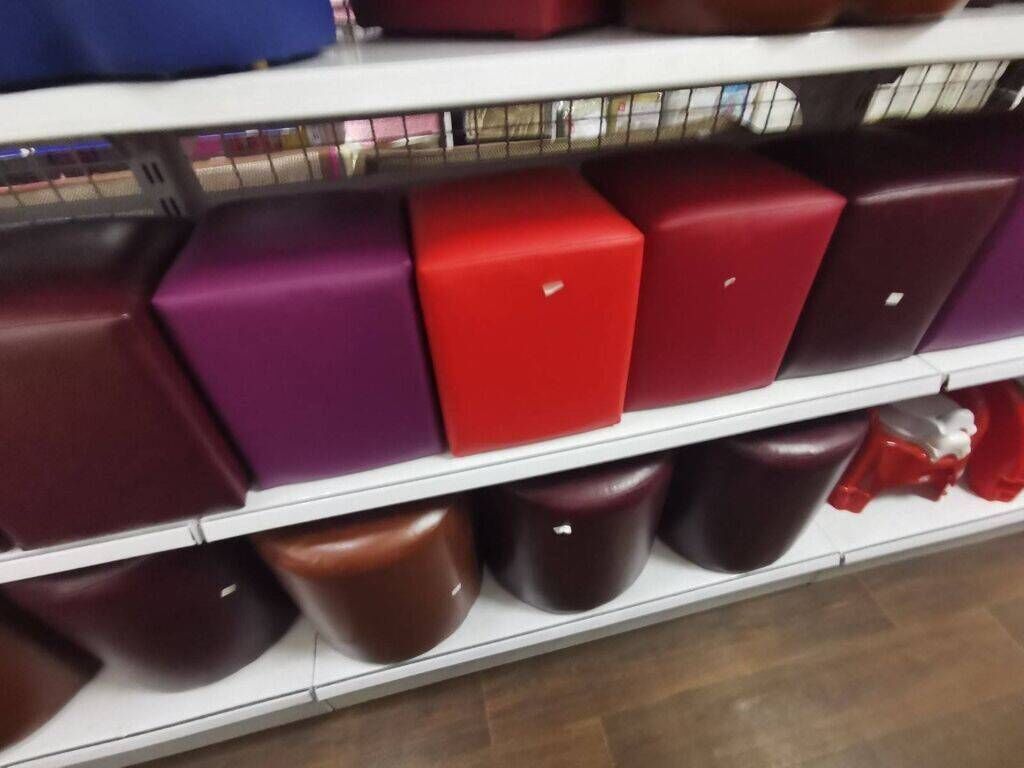 Stolice: Tabure - kockasti /// vise boja tabure modernog dizajna i izgleda, u na lalafo.rs Stolice: Tabure - kockasti /// vise boja tabure modernog dizajna i izgleda, u