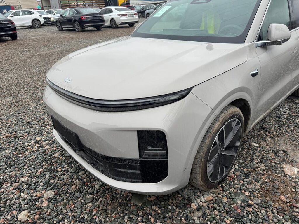 Lixiang L6: 2025 г., 1.5 л, Автомат, Гибрид, Кроссовер: фото 2