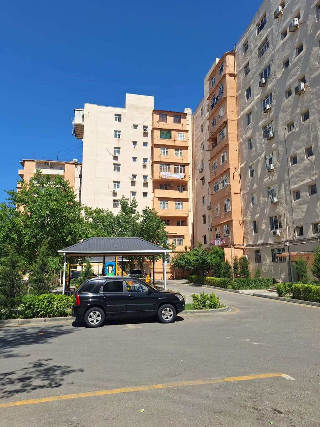Bakı, Bakıxanov qəs., 4 otaqlı, Köhnə tikili, m. Neftçilər, 72 kv. m