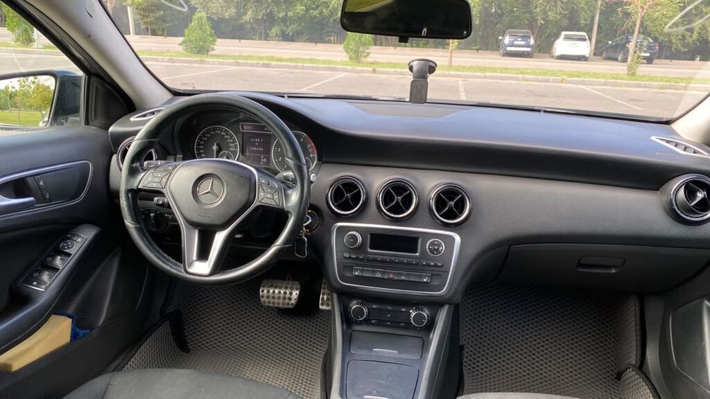 Mercedes-Benz A-Class: 2013 г., 1.6 л, Автомат, Бензин, Хэтчбэк: фото 7
