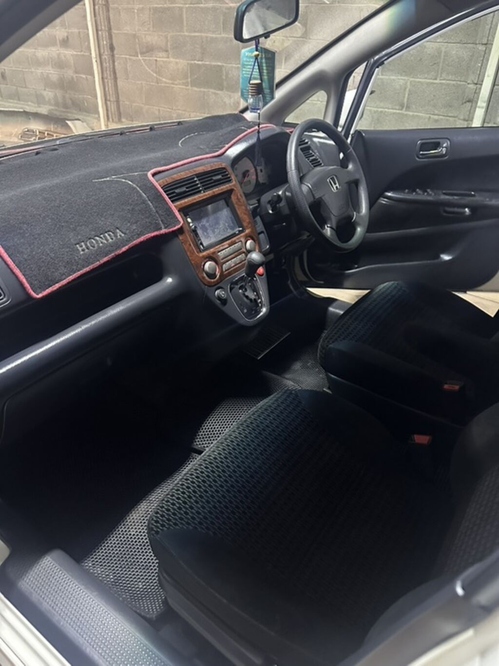 Honda Stream: 2002 г., 2 л, Автомат, Бензин, Минивэн: фото 5