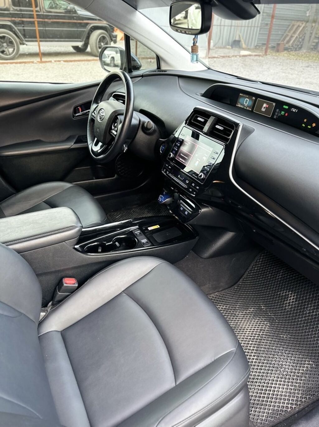 Toyota Prius: 2021 г., 1.8 л, Автомат, Гибрид, Лифтбек: фото 8