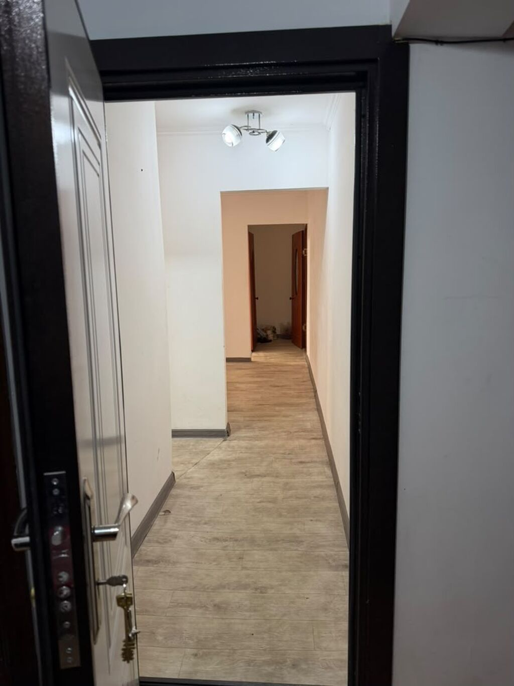 Аренда офисов, 60 м², В жилом комплексе, 1 линия, С отдельной кухней, С отдельным входом: фото 6