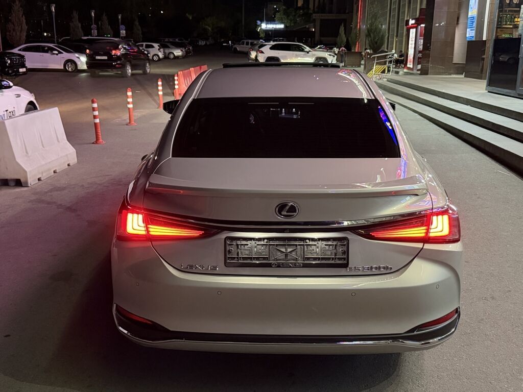 Lexus ES: 2019 г., 2.5 л, Автомат, Гибрид, Седан: фото 5