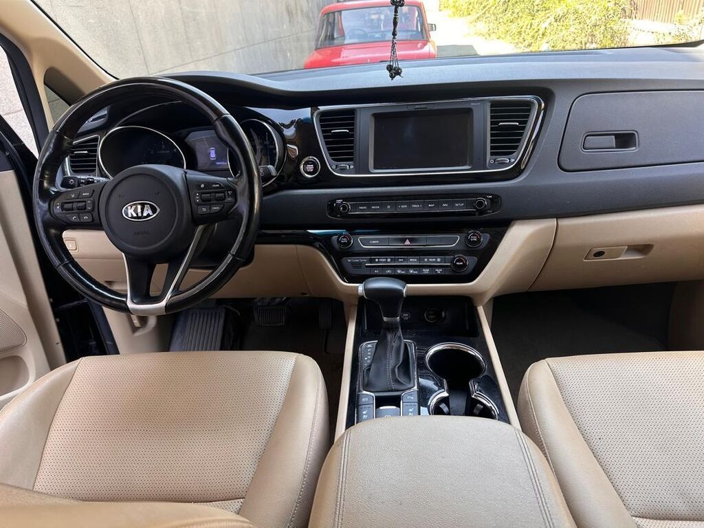 Kia (интерьер, кожаный салон, бежевый) Описание: - Просторный салон с: фото 6