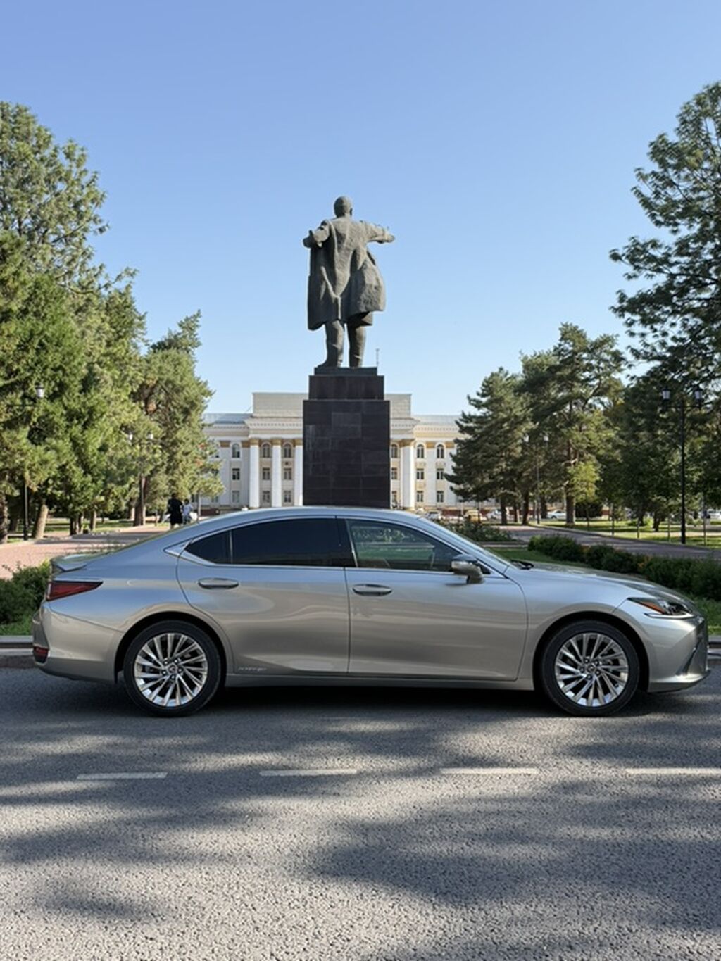 Lexus ES: 2021 г., 2.5 л, Автомат, Гибрид, Седан: фото 2