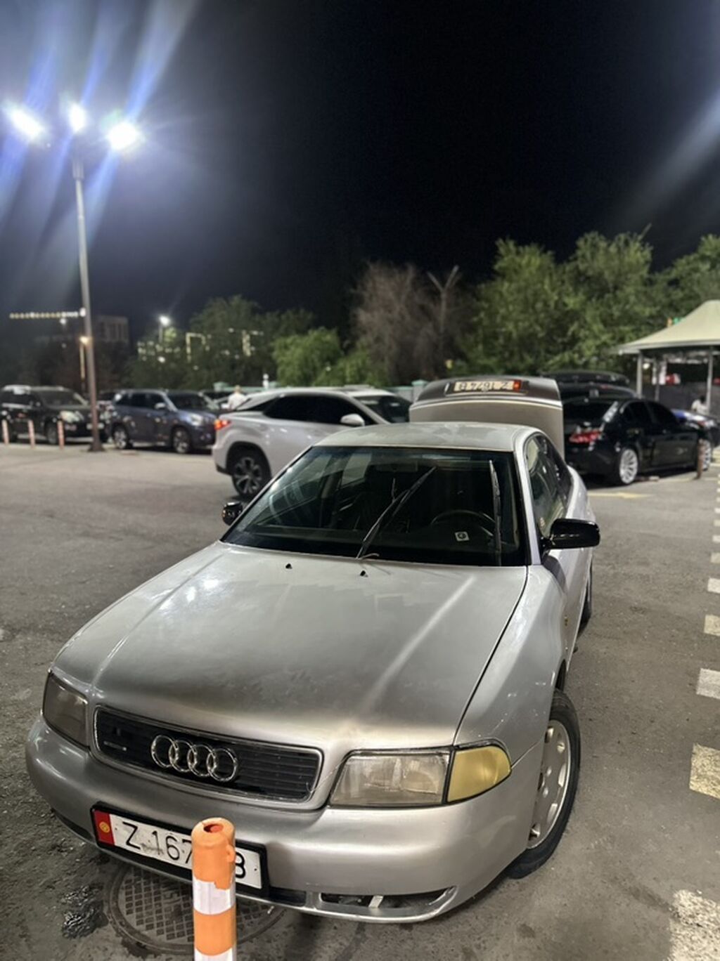 Audi A4: 1997 г., 1.8 л, Механика, Бензин, Седан — фото 1