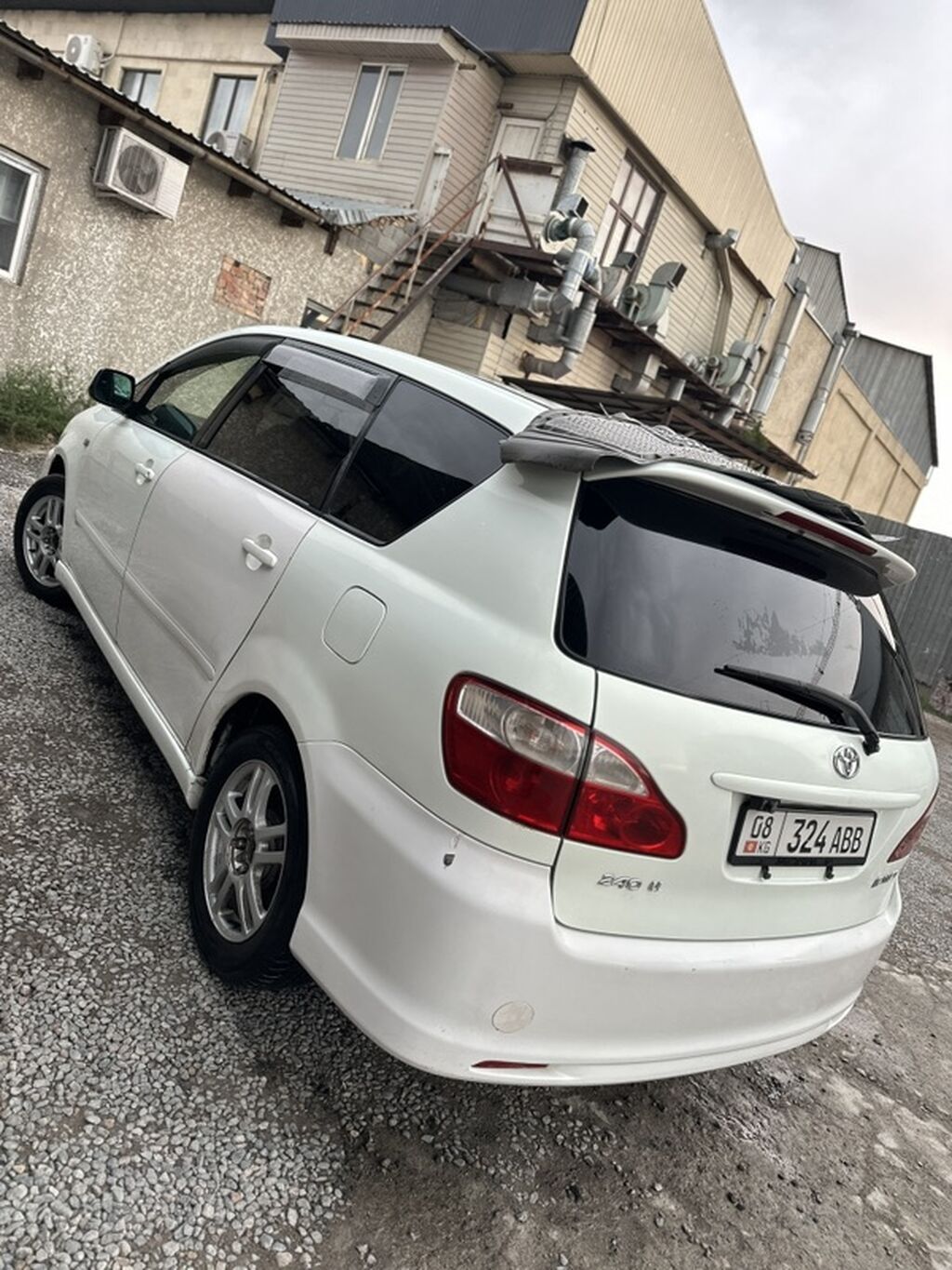 Toyota Ipsum: 2004 г., 2.4 л, Автомат, Газ, Универсал: фото 4