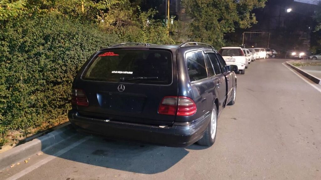 Mercedes-Benz E-Class: 2002 г., 2.2 л, Автомат, Дизель, Универсал: фото 3
