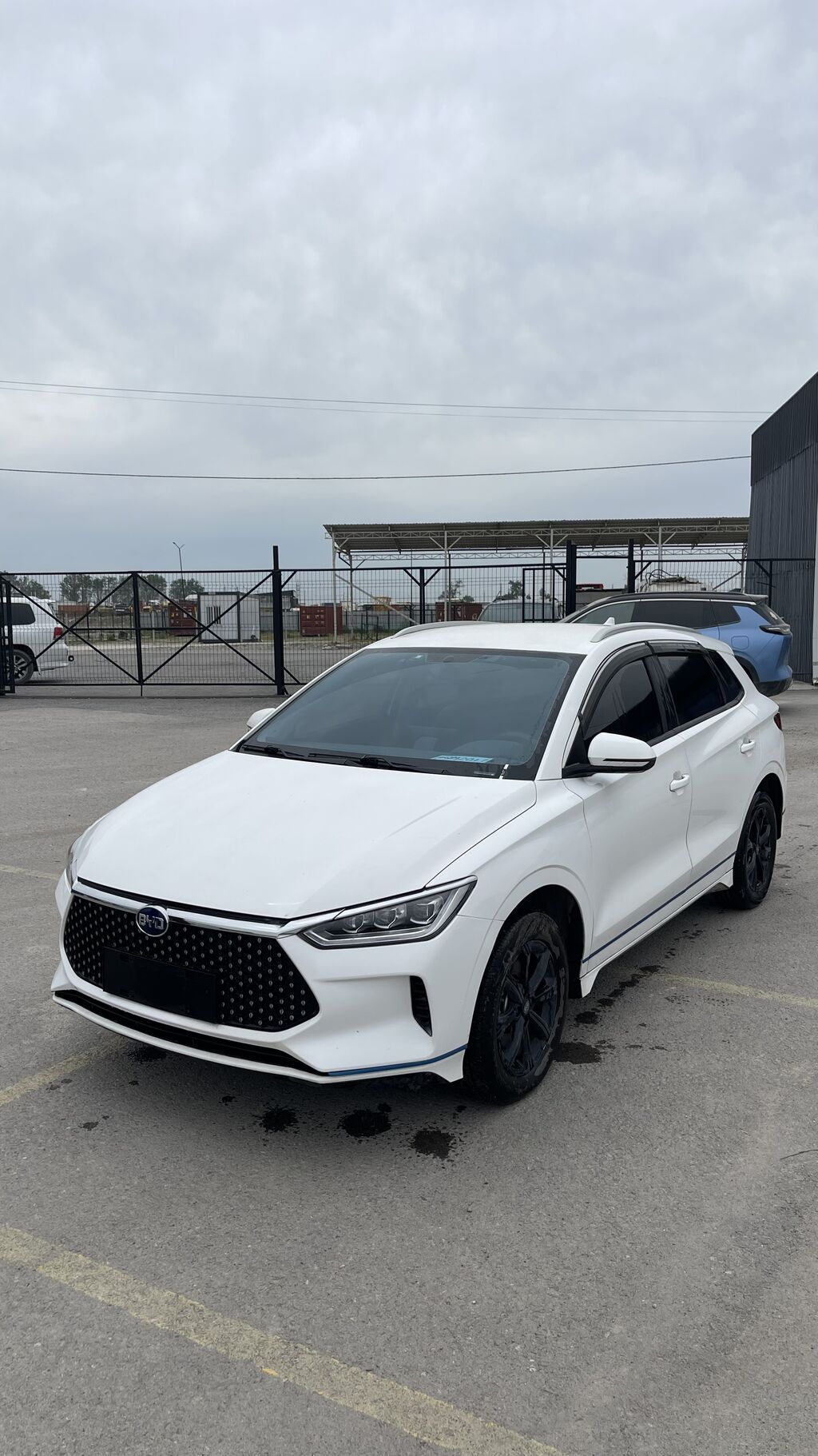 BYD E2