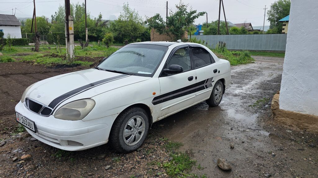 Daewoo Nubira: 1999 г., 1.5 л, Механика, Бензин, Седан: фото 2