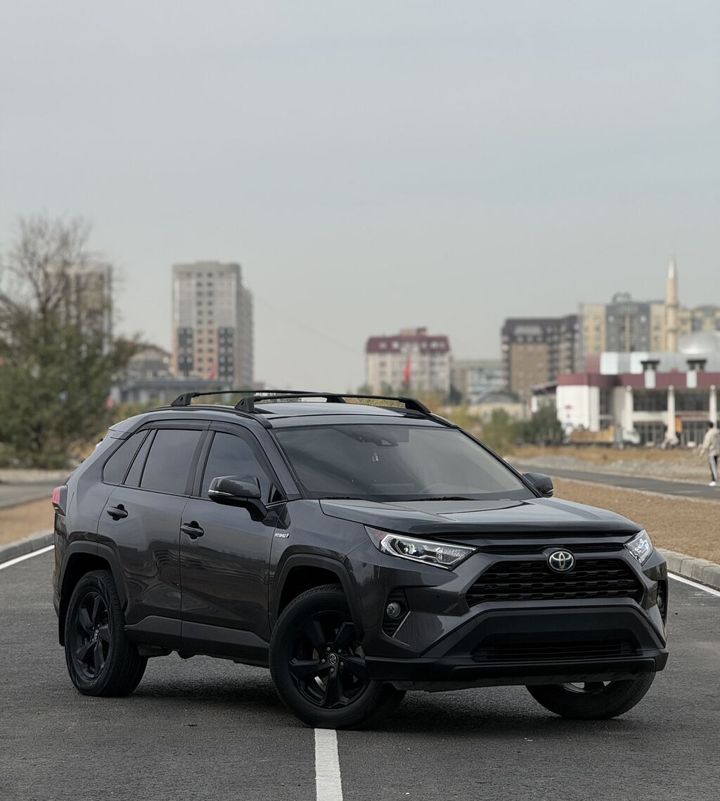 Toyota RAV4: 2019 г., 2.5 л, Автомат, Гибрид, Кроссовер: фото 1