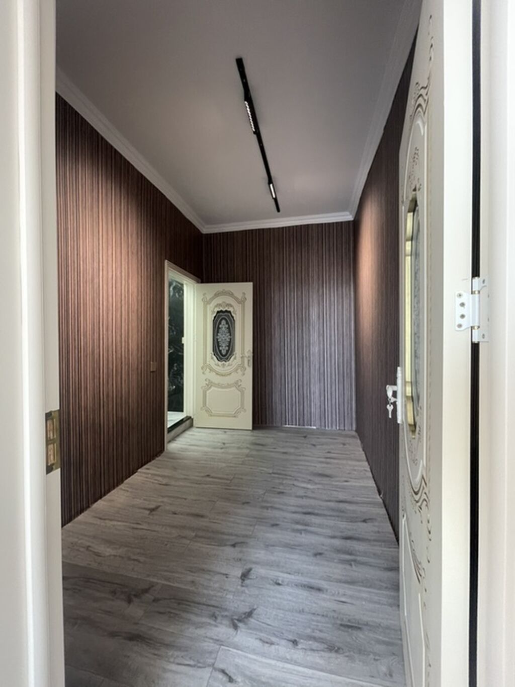 Badamdar qəs. 5 otaqlı, 200 kv. m, Kredit var, Yeni təmirli