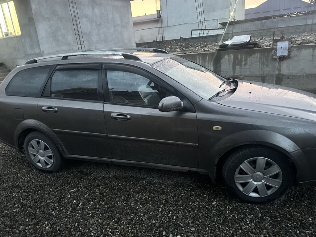 Chevrolet Lacetti: 2005 г., 1.6 л, Механика, Бензин, Универсал: фото 6