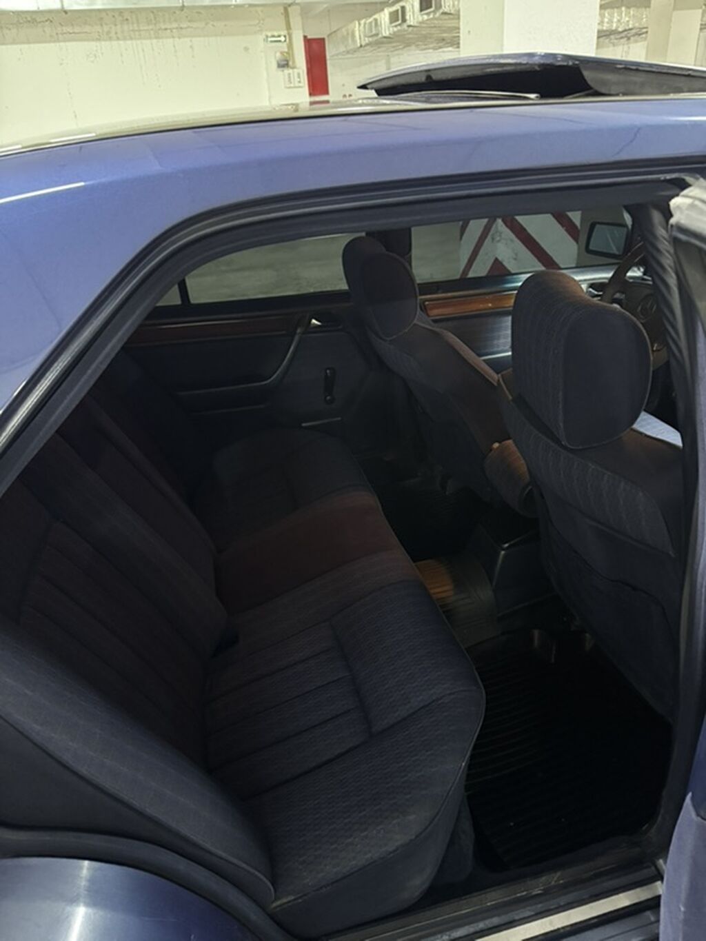 Mercedes-Benz W124: 1993 г., 2.2 л, Механика, Бензин, Седан: фото 6