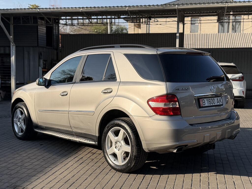 Mercedes-Benz ML-Class: 2008 г., 5.5 л, Автомат, Бензин, Кроссовер: фото 3