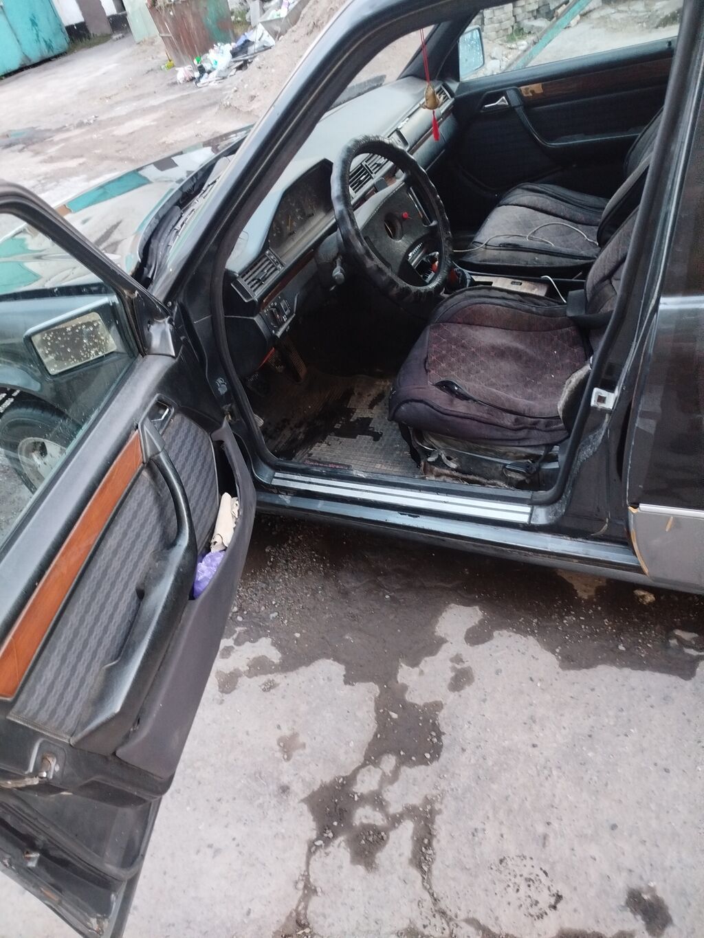 Mercedes-Benz W124: 1990 г., 3 л, Механика, Дизель, Седан: фото 2