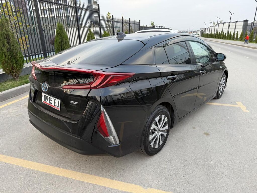 Toyota Prius: 2020 г., 1.8 л, Робот, Электромобиль, Хэтчбэк: фото 8