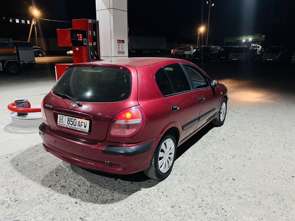 Nissan Almera: 2001 г., 1.5 л, Механика, Бензин, Хэтчбэк: фото 3
