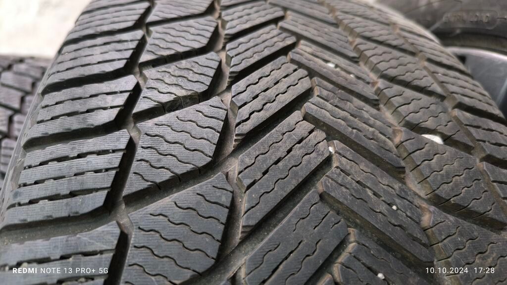 Колеса в сборе 275 / 45 / R 21, Зима, Б/у, Комплект, Внедорожные (АТ/МТ), Литые, отверстий - 5: фото 4